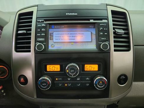 Used 2015 Nissan Frontier SL w/ Moonroof Package AWD/4WD image 16