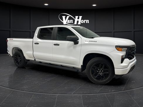 Used 2023 Chevrolet Silverado 1500 Custom AWD/4WD image 1