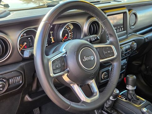 Used 2020 Jeep Gladiator Sport w/ Quick Order Package 24S AWD/4WD image 23