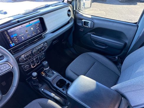 Used 2024 Jeep Wrangler Sport S image 22