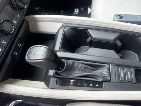 Certified 2025 Honda Accord LX image 18
