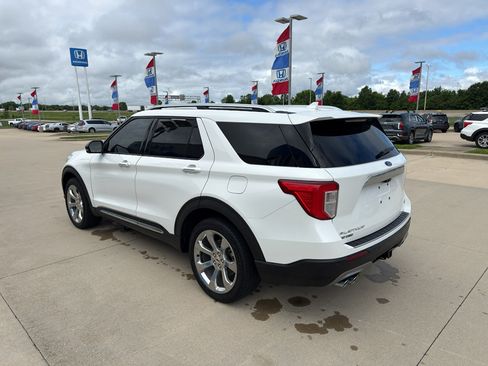 Used 2020 Ford Explorer Platinum w/ Premium Technology Package AWD/4WD image 7