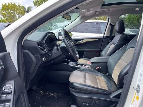 Used 2021 Ford Escape Titanium w/ Titanium Elite Package AWD/4WD image 6
