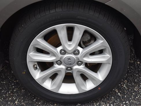 Used 2013 Kia Soul FWD image 12