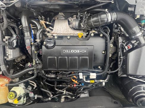 Used 2014 Chevrolet Cruze LT w/ Technology Package image 4