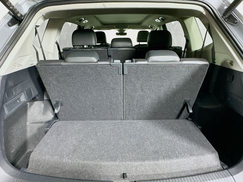 Used 2024 Volkswagen Tiguan SE image 28