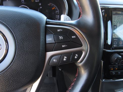 Used 2021 Jeep Grand Cherokee Trailhawk w/ Premium Lighting Group AWD/4WD image 28