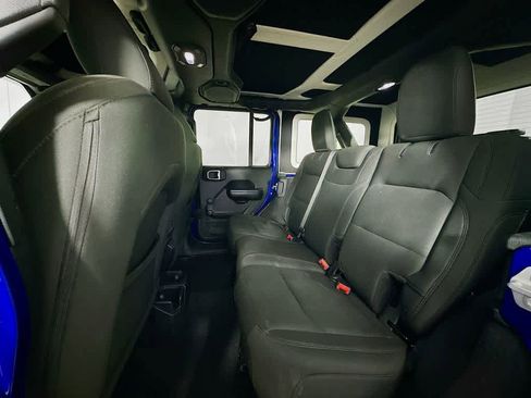 Used 2018 Jeep Wrangler Unlimited Sport image 14