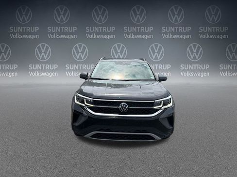 Used 2022 Volkswagen Taos SEL w/ Panoramic Sunroof Package AWD/4WD image 9