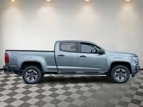 Used 2022 Chevrolet Colorado Z71 AWD/4WD image 2