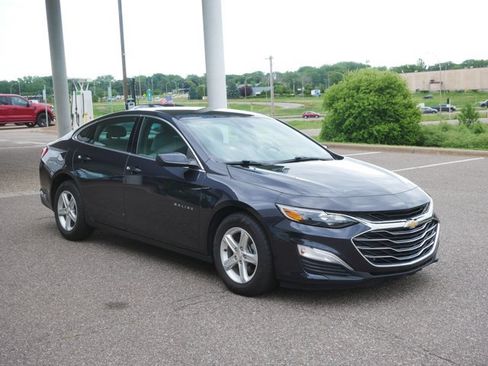 Used 2022 Chevrolet Malibu LS w/ Driver Confidence Package II FWD image 3