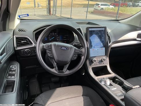 Used 2022 Ford Edge SE w/ Black Appearance Package AWD/4WD image 13