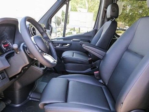 New 2025 Mercedes-Benz Sprinter 2500 image 17