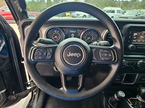 Used 2021 Jeep Wrangler Sport image 16