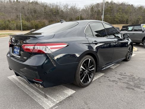 Used 2020 Toyota Camry XSE image 5