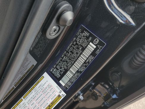 Used 2022 Lexus UX 200 w/ Accessory Package (Z2) FWD image 31