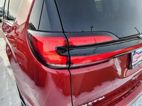 New 2026 Chrysler Pacifica Limited image 5