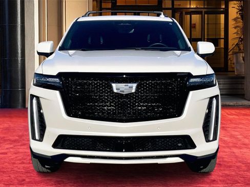 Certified 2024 Cadillac Escalade ESV V w/ LPO, ONYX Package image 3