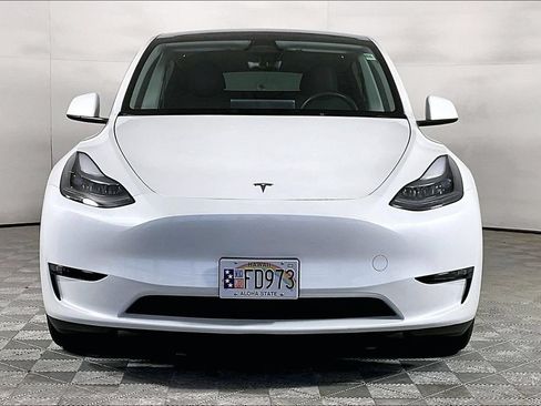 Used 2025 Tesla Model Y Long Range AWD/4WD image 2