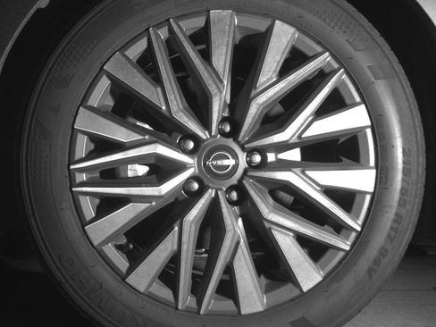 Used 2025 Nissan Altima 2.5 SV image 12