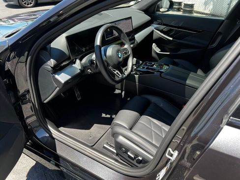 Used 2026 BMW 530i xDrive w/ M Sport Package AWD/4WD image 17
