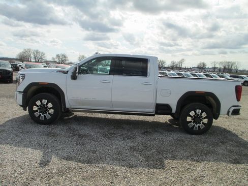New 2026 GMC Sierra 2500 Denali w/ Denali Reserve Package image 9