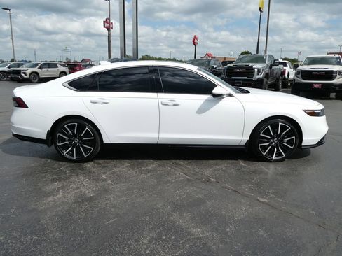 Used 2025 Honda Accord Touring image 4
