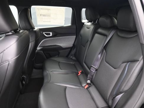 New 2026 Jeep Compass Latitude image 10