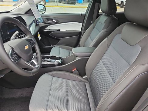 New 2026 Chevrolet Trax LT w/ Driver Confidence Package image 15