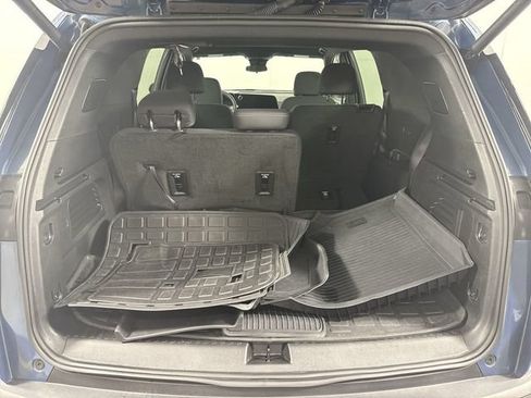 Used 2024 Chevrolet Traverse LT w/ LPO, Floor Liner Package FWD image 33