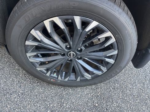 Used 2024 Nissan Rogue Platinum w/ Platinum Premium Package image 33