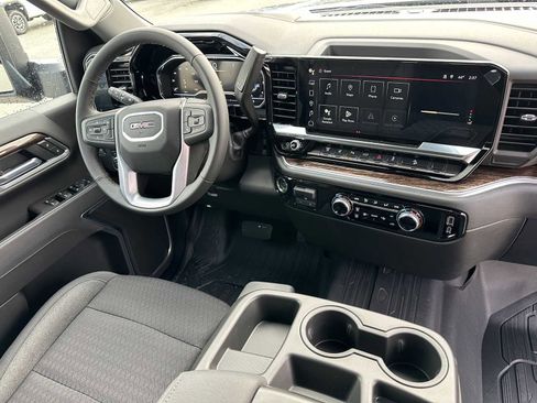 New 2025 GMC Sierra 2500 SLE image 11
