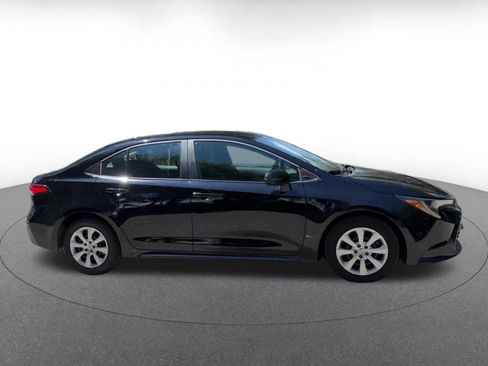 Used 2025 Toyota Corolla LE FWD image 16