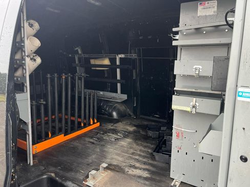 Used 2018 Chevrolet Express 2500 w/ Driver Convenience Package image 16