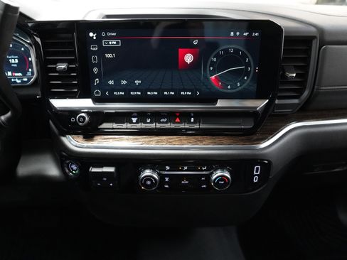 Used 2024 GMC Sierra 2500 SLE image 22