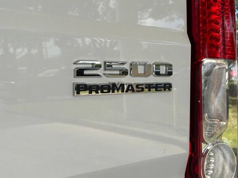 Used 2025 RAM ProMaster 2500 w/ Convenience Group FWD image 16