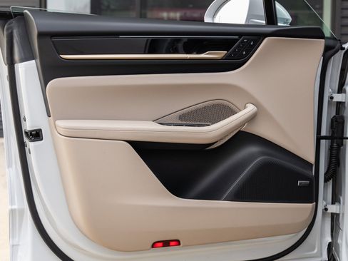 New 2025 Porsche Macan 4S Electric image 22