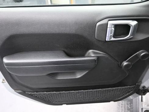 Used 2023 Jeep Wrangler Unlimited Sport AWD/4WD image 12