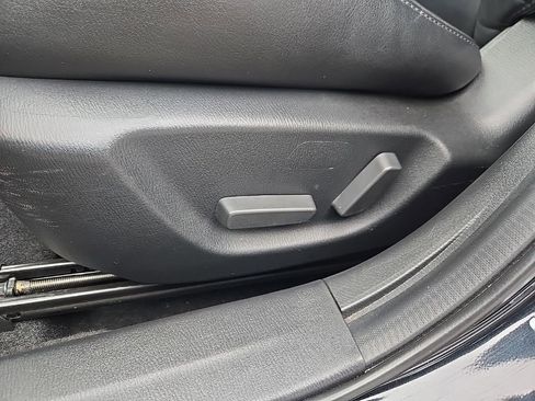 Used 2018 MAZDA MAZDA3 Touring image 11