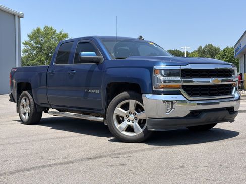 Used 2017 Chevrolet Silverado 1500 LT w/ All Star Edition AWD/4WD image 2