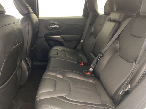 Used 2021 Jeep Cherokee Latitude Lux FWD image 18