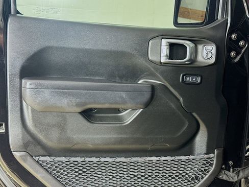 Used 2022 Jeep Wrangler Unlimited Sport image 11