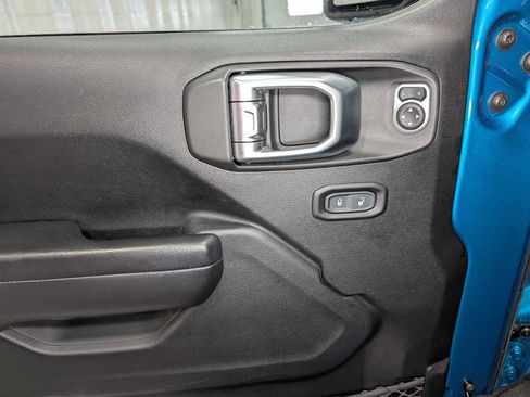 Used 2020 Jeep Wrangler Unlimited Sport S image 37