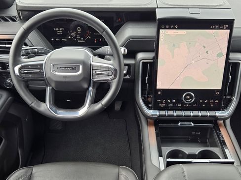Used 2025 GMC Yukon Denali AWD/4WD image 26