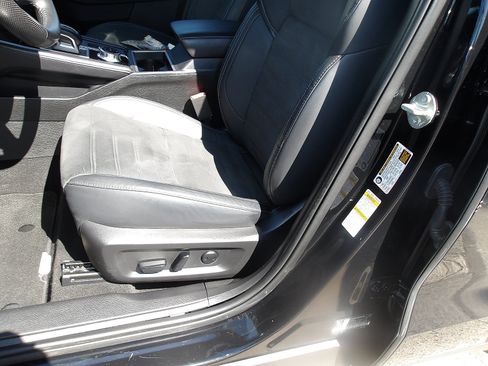 Used 2023 Mitsubishi Outlander SE AWD/4WD image 15