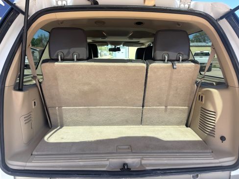 Used 2009 Ford Expedition Eddie Bauer AWD/4WD image 5