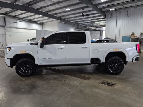 Used 2025 GMC Sierra 2500 AT4 w/ AT4 Premium Plus Package AWD/4WD image 5