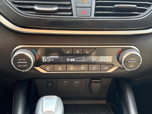 Used 2023 Nissan Altima 2.0 SR FWD image 23