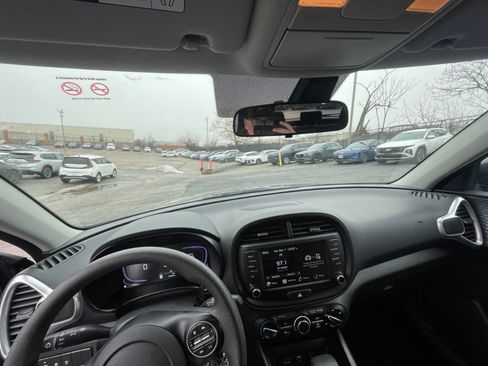 Used 2025 Kia Soul LX w/ LX Technology Package image 28