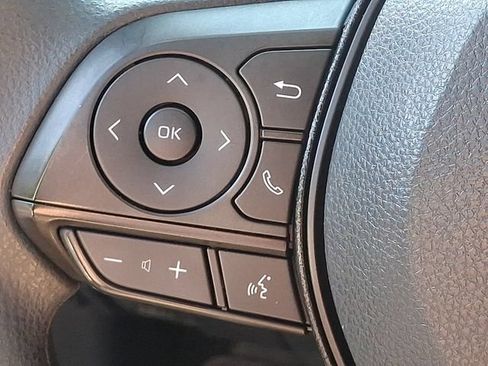 Used 2021 Toyota RAV4 LE FWD image 21